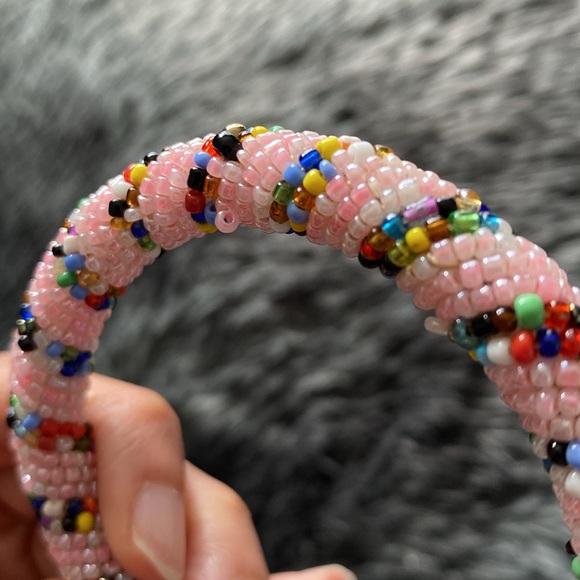 Pale Pink Spiral Colourful Beaded Bangle Bracelet - Picture 11 of 17